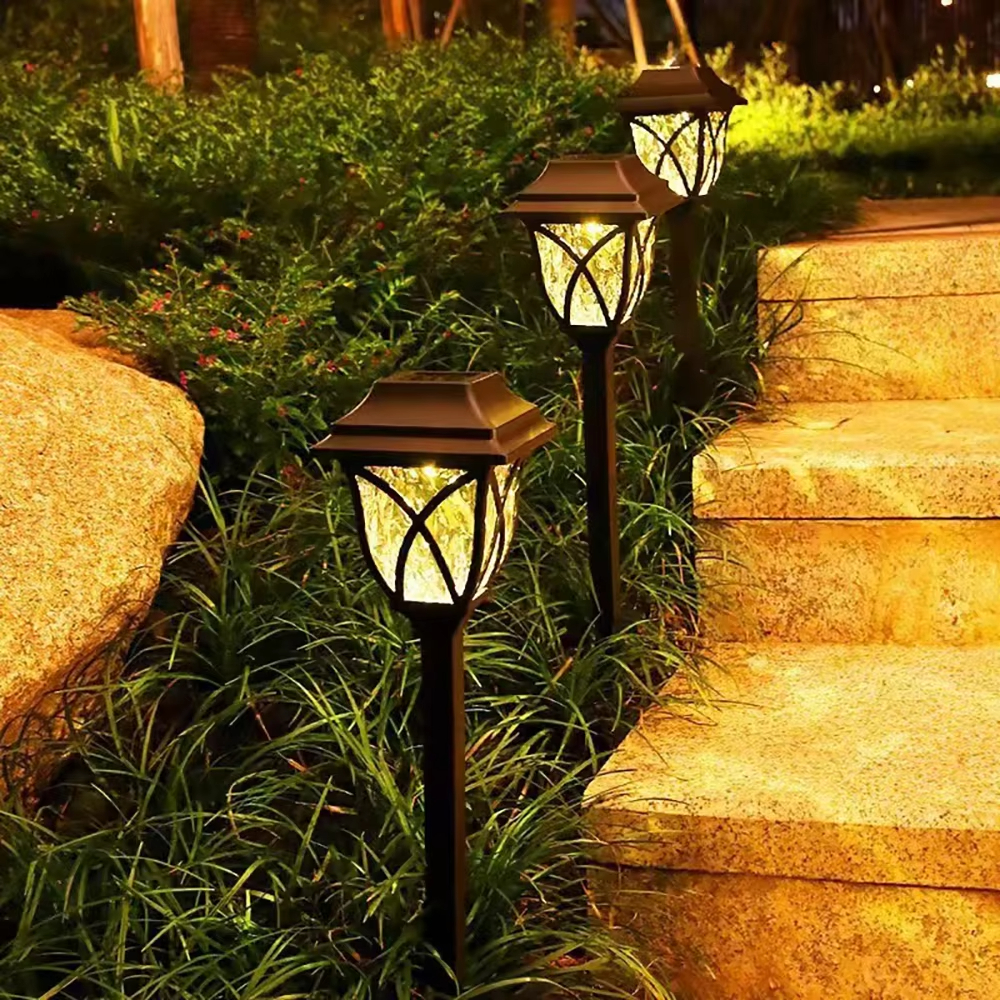 Two LED Solar Powered Outdoor  - Landscape Spike Light 评论和价格
